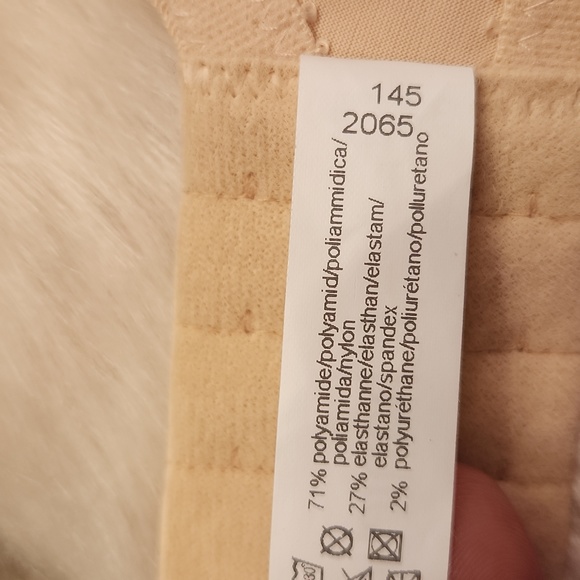 Chantelle Bra - Picture 6 of 6